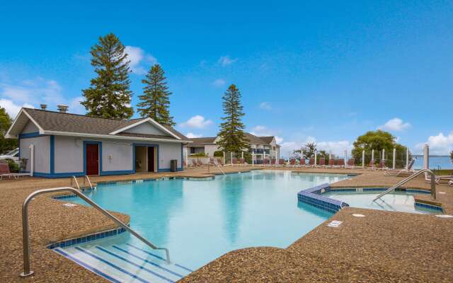 Best Western Harbour Pointe Lakefront