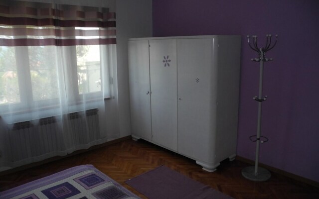 Apartment Jasminka 4 1 pax Dole