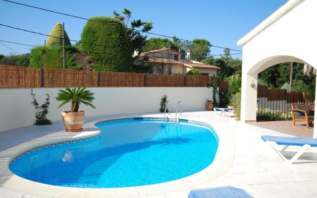 Luxurious Villa in Calonge With Swimming Pool