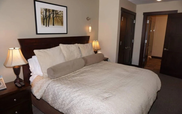 120 Carriage Way 2205