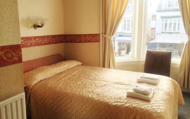 St Elmo Hotel