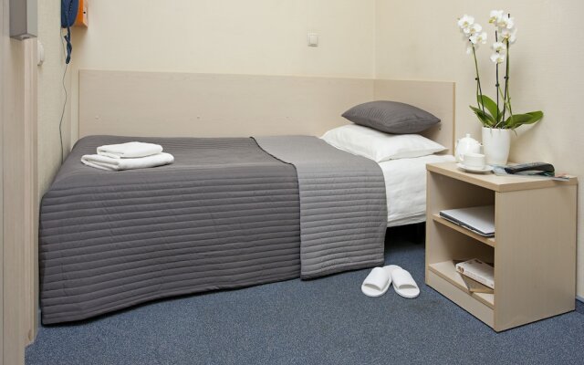 Comfort Hotel Air Express (Free Zone)