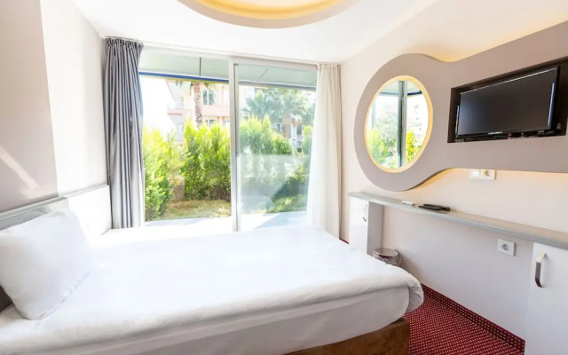 IS Hotel