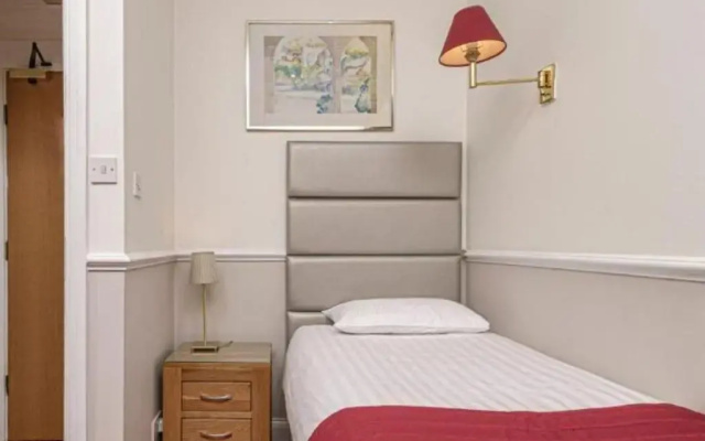 Hyde Park Radnor Hotel