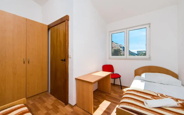 Stunning 3-bedroom Apartment in Gradac