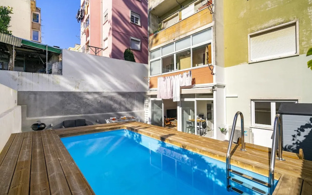 Suburban Serenity Family Home With Pool