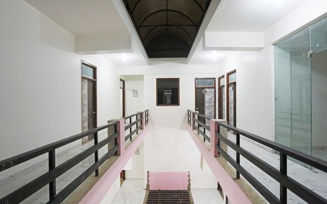 Oyo 40002 Home Feeling Accommodation