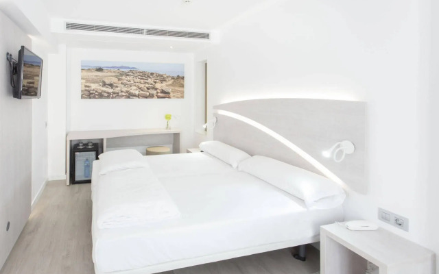 Som Llaut Boutique Hotel