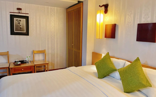 Hanoi Central Park Hotel
