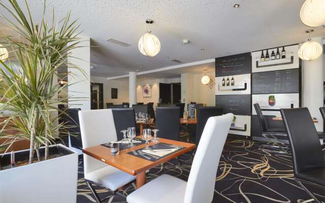 Hôtel Kyriad Saint Quentin en Yvelines - Montigny