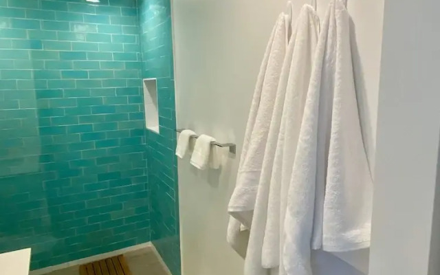 Modern Comforts in Paradise Tamarind Bay 3-bed 2-bath