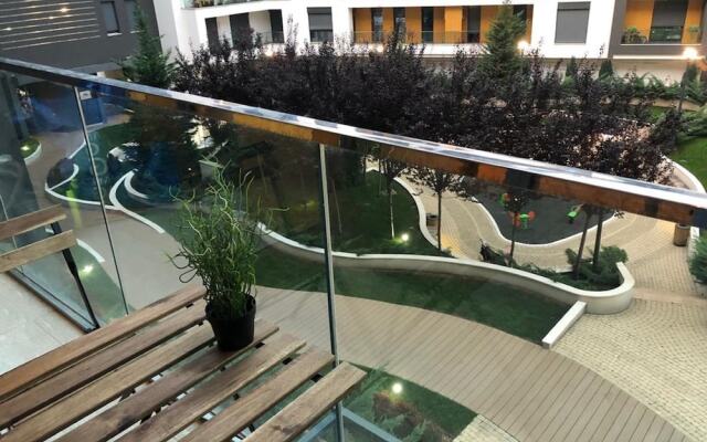 Central Garden Apartment