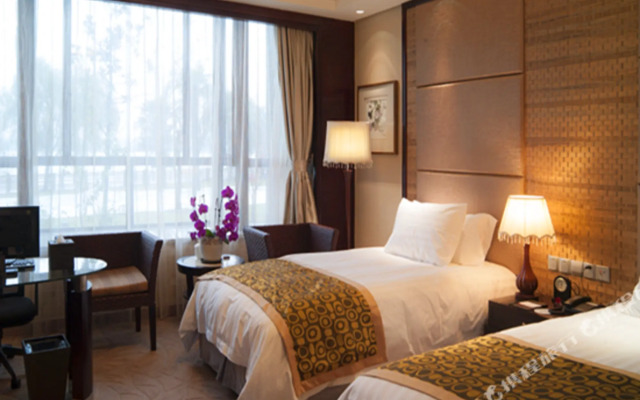 Mingzhu Lake Resort