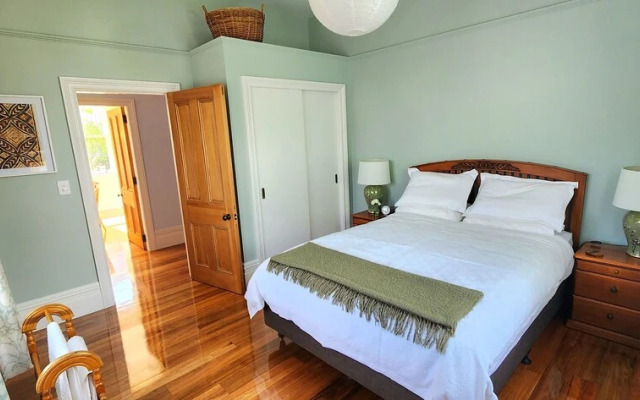 Rewa House ~ city home, 3 bedrooms, walk to CBD