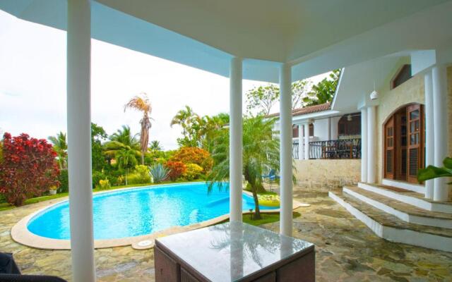 Playa Laguna 65 5 bedroom Villa