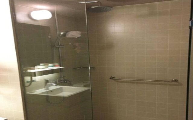 Jinjiang Inn QinZhou East Station City Government