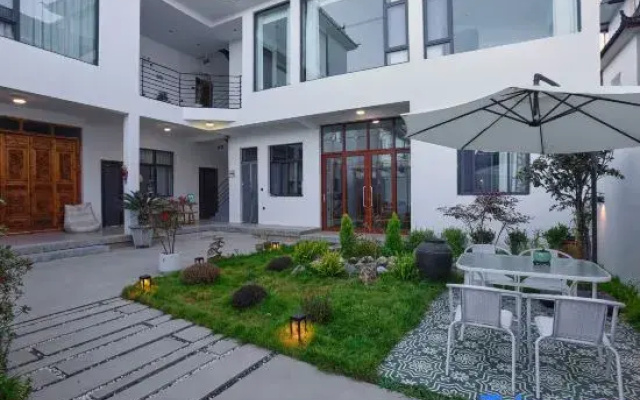 Ruoyun Designer Homestay