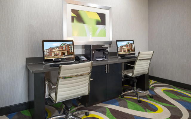 Holiday Inn Express & Suites Norman by IHG