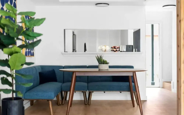 Chic 3-Bedroom Getaway in Central Austin