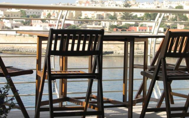 SeaFront Apartment Marsascala
