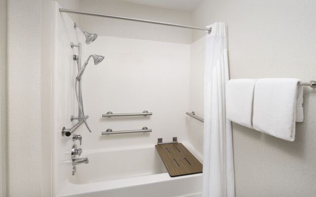 Holiday Inn Express Knoxville-Strawberry Plains by IHG