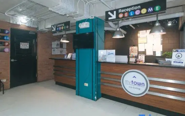RedDoorz Premium @ MyTown New York