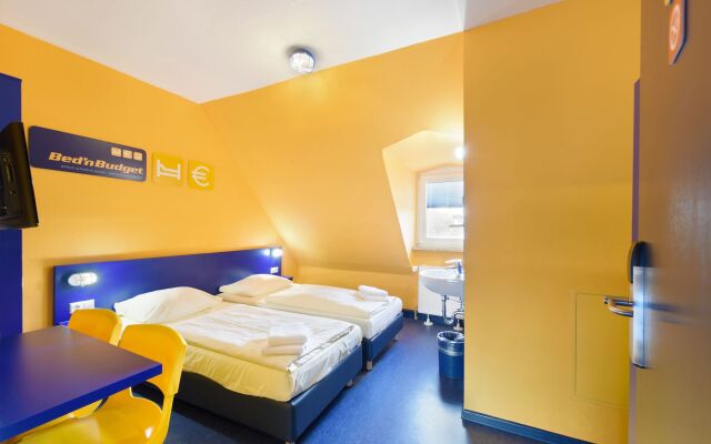 Bed'nBudget Expo-Hostel Rooms