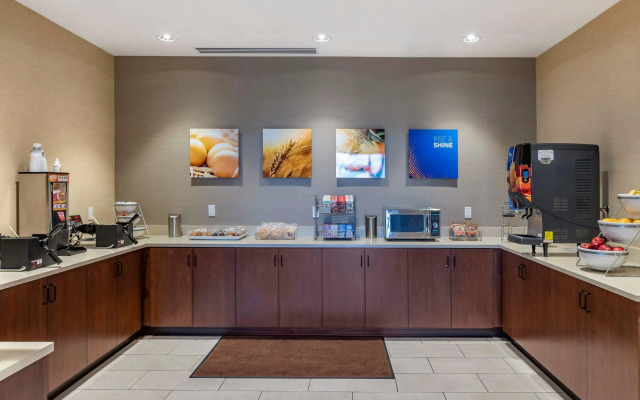 Comfort Inn & Suites