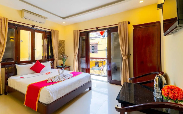 Golden River Hotel