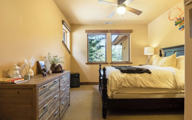 Star Haven Retreat 5 BDR Stunner!