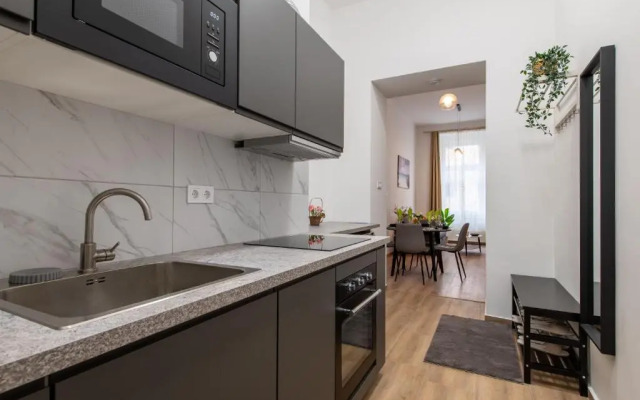Kiraly Apartment