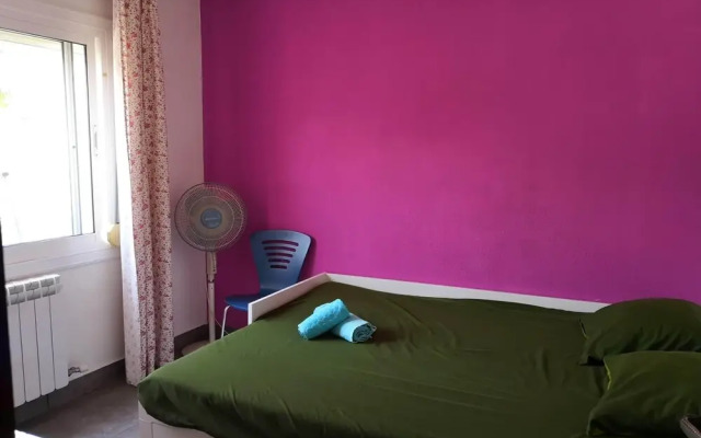 Villa con gran piscina en zona residencial
