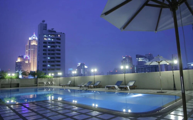 Apartments Omni Tower Direct Rooms Sukhumvit Soi 4
