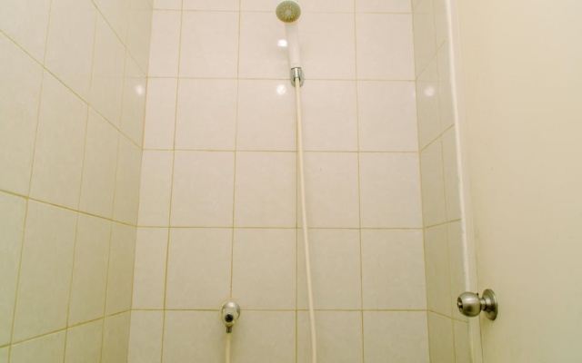 Cozy And Comfort Studio Room At Poris 88 Apartment – Bathroom – Tangerang