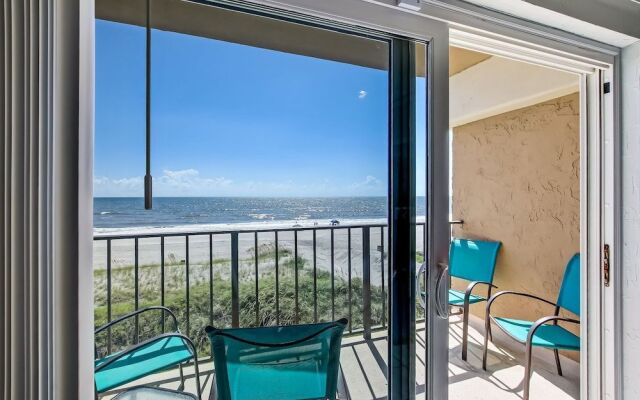 Oceanfront on the Beach - Pool