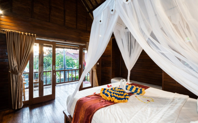 Karang Mas Villa by WizZeLa