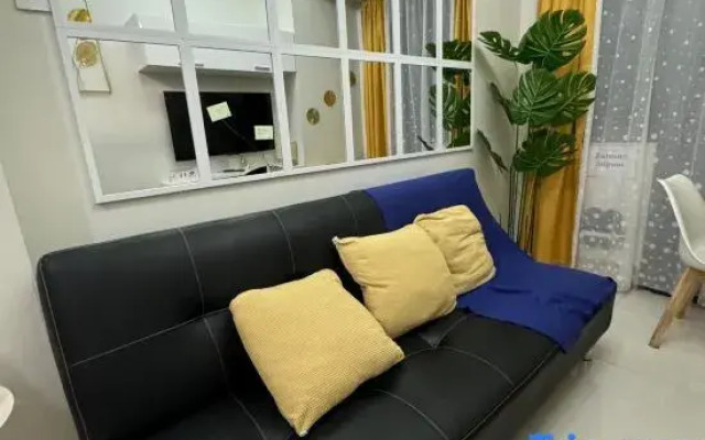 Staycation at Shore by Layandy