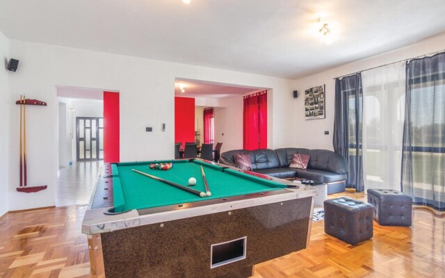 Awesome Home in Sumber With Sauna, Wifi and 7 Bedrooms