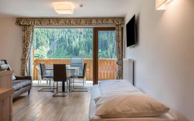 Garni Hotel Gardena App Dolomites 3