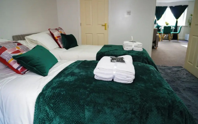 Cosy Luxury Apartment in Milton Keynes