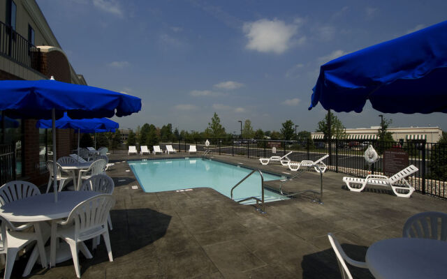 Holiday Inn Express & Suites Bethlehem Arpt-Allentown Area