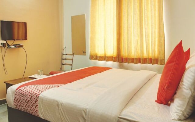 OYO 13670 Skylark Service Apartment