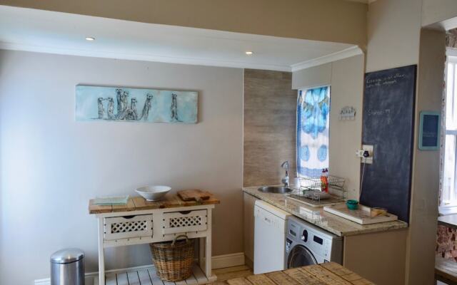 2 Bedroom Home With Private Garden