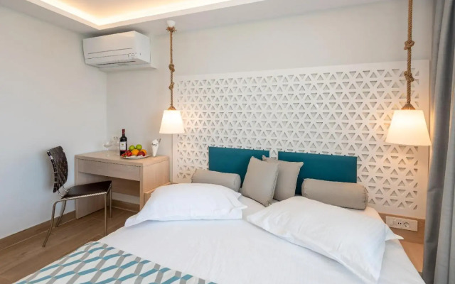 Triton Hotel