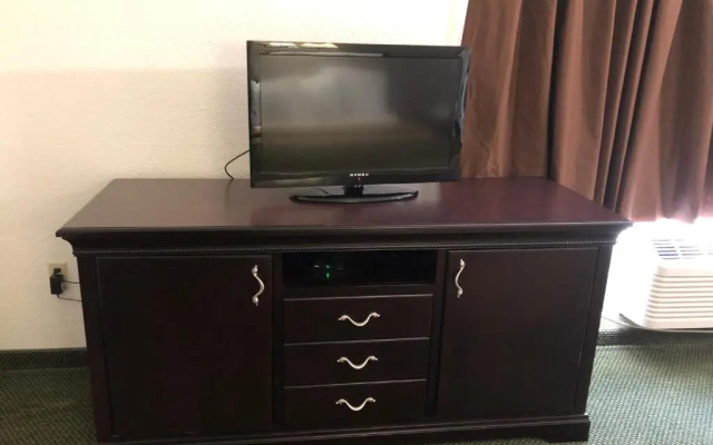 Posh Inn & Suites