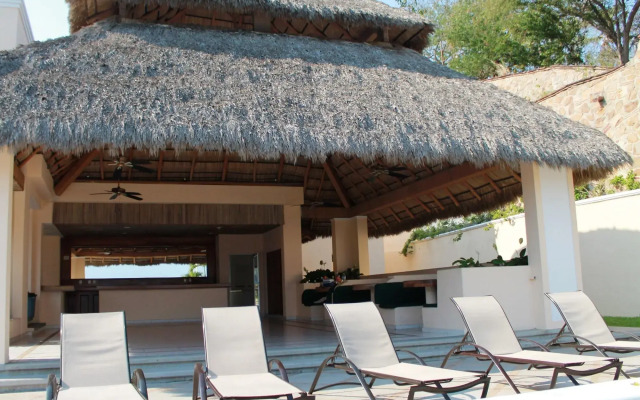 Villas del Palmar Manzanillo with Beach Club