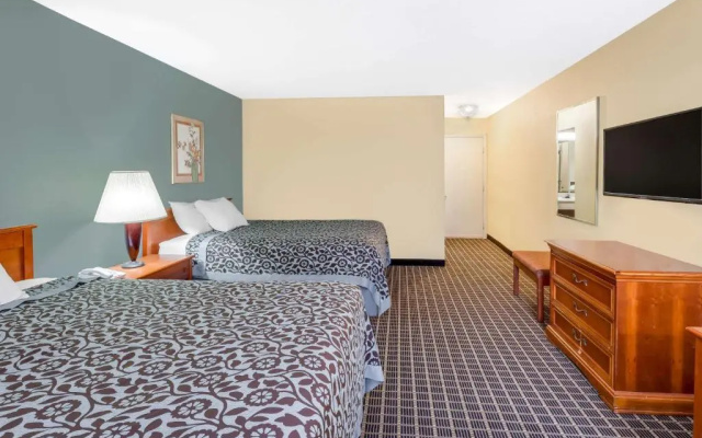 Days Inn and Suites Kalamazoo