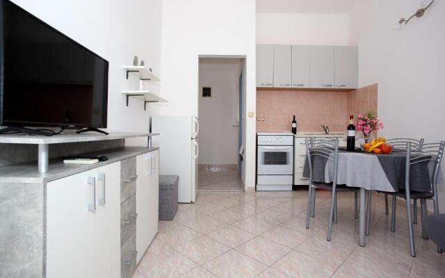 Queen beach Nin apartments Venera - AE1444