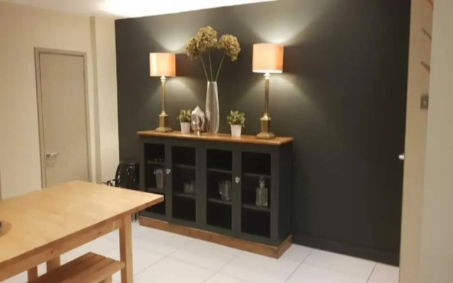 A Large, Beautifully Styled Home in Brighton Sleeps12