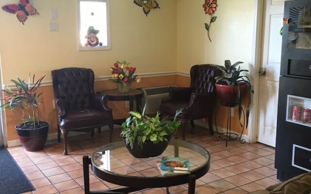 Regency Inn & Suites